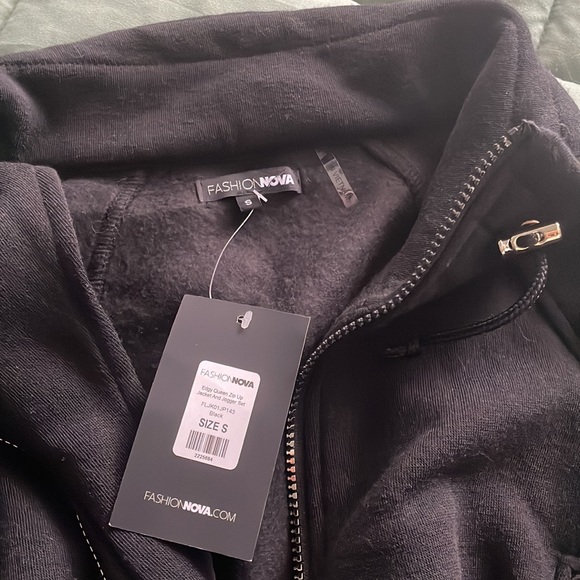 NWT- Fashion Nova Zip Up Jacket and Jogger Pants - Picture 7 of 8